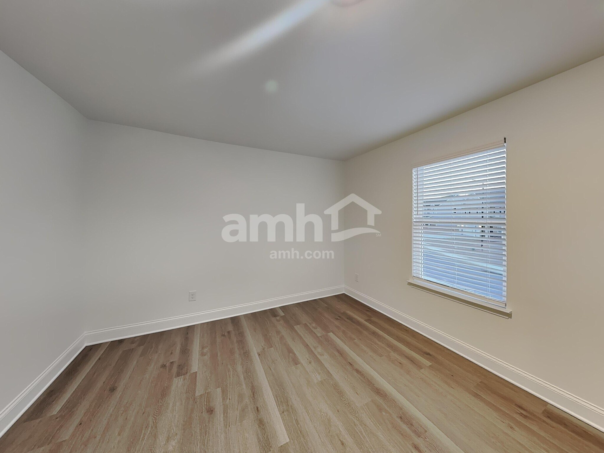 Building Photo - 439 Hickory Pointe Rd