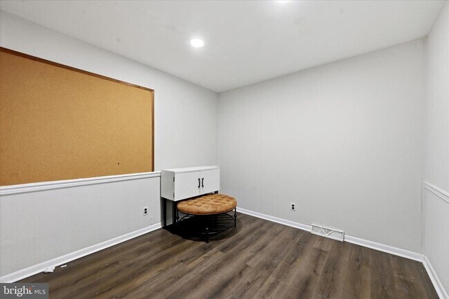 Building Photo - 3 Curtis Ave