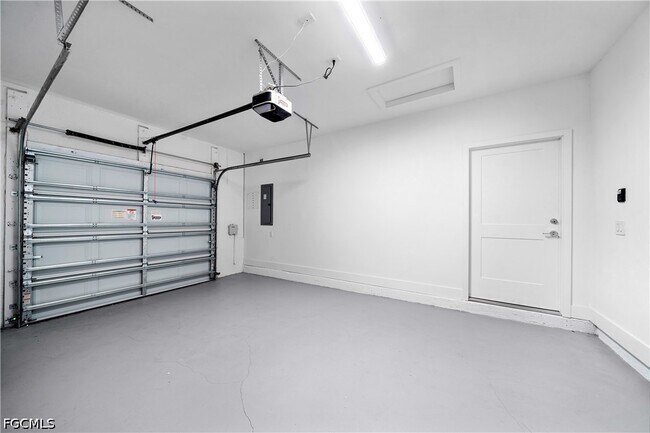 Building Photo - 13092 Georges Cay Pl