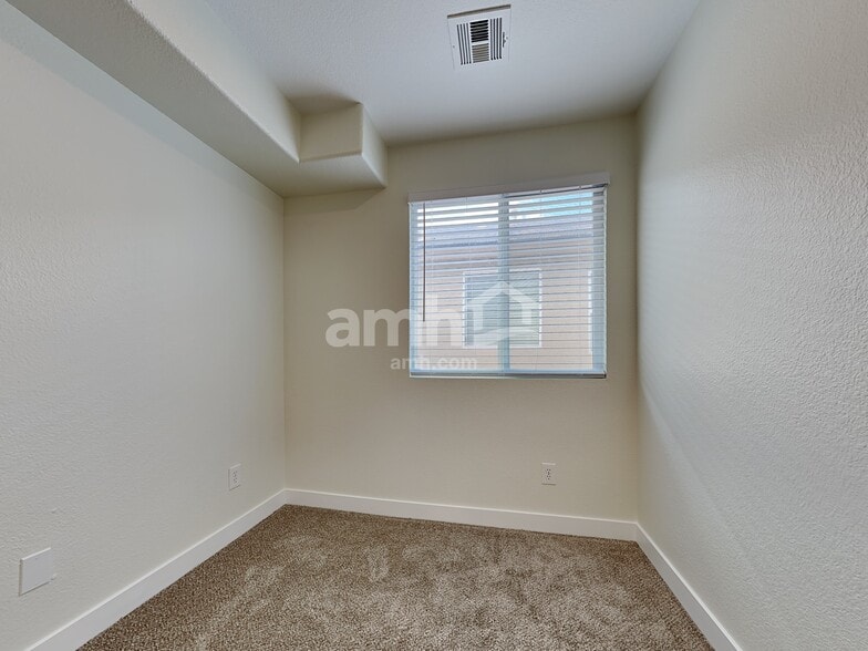 Building Photo - 7956 Dell Ridge Ave.