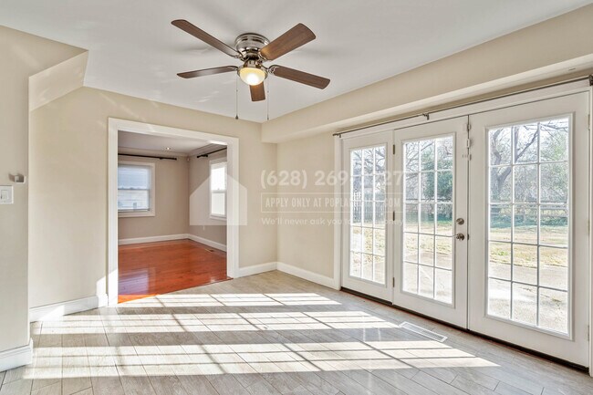 Building Photo - 2511 Kitmore Ln