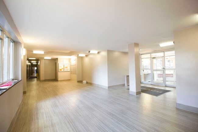 Building Photo - 2375 E 3rd St