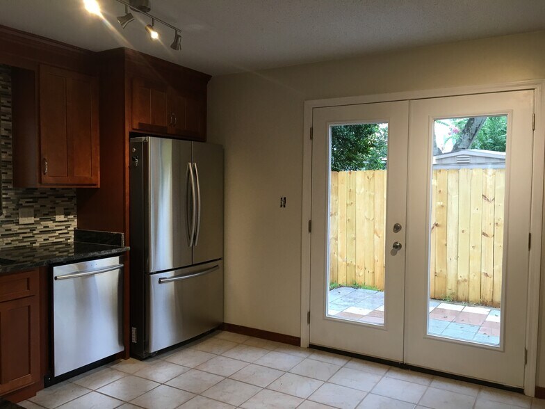 Building Photo - 2515 Georgetown Ln
