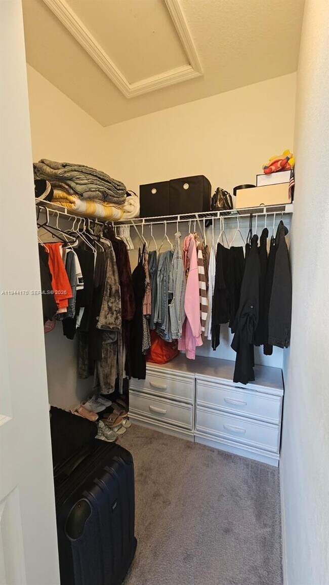 Building Photo - 1146 SE 26th Ter