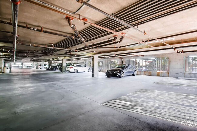 Building Photo - 67 E Agate Ave