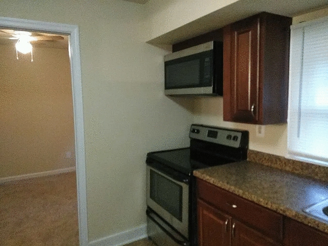 Building Photo - 1045 30th St