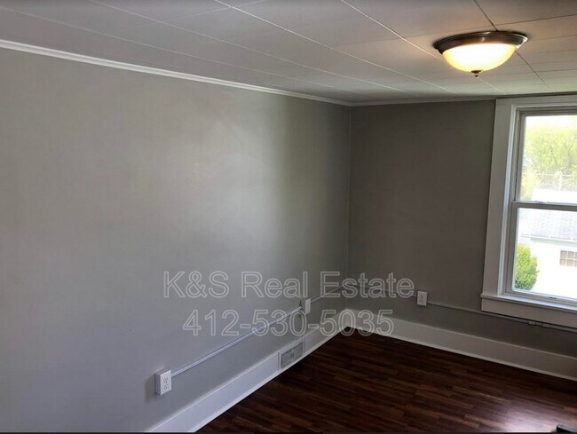 Building Photo - 230 Magazine St