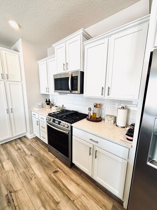 Building Photo - Beautiful and Spacious 4 Bedroom Home / New Construction!