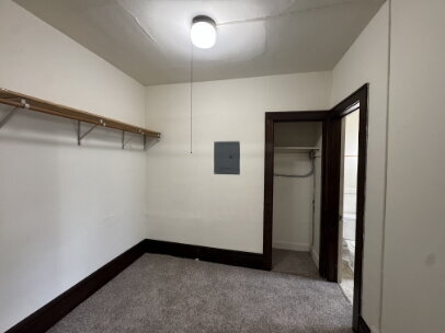 Building Photo - Studio Apartment in Downtown Minneapolis!