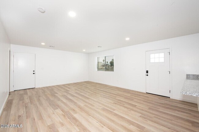 Building Photo - 1823 W Hadley St
