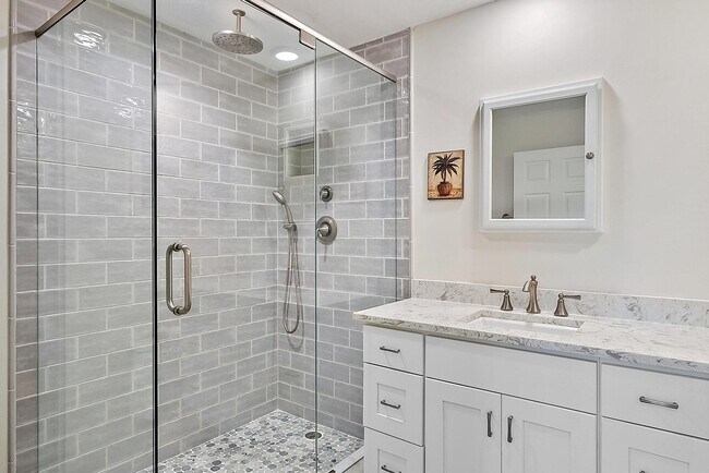 Building Photo - 302 Sea Oats Dr