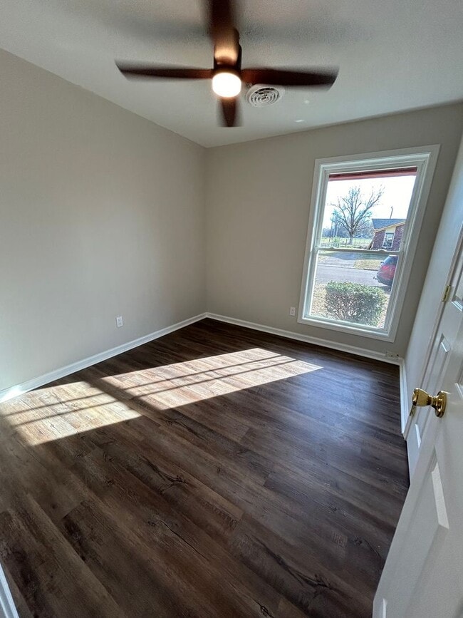 Building Photo - 115 Tisdale St