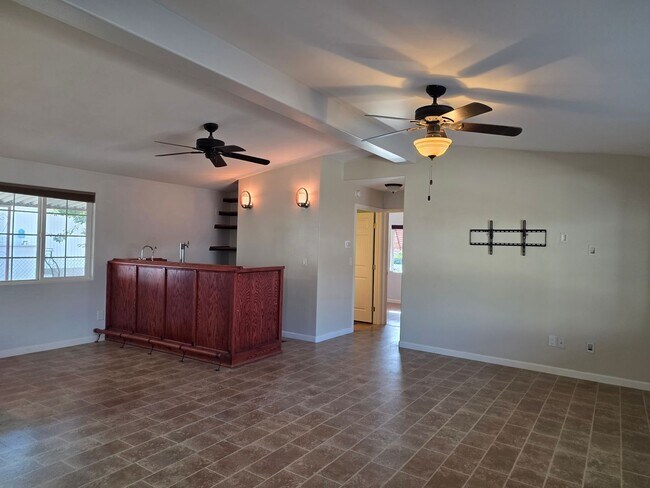 Building Photo - STUNNING PROPERTY-3 bedroom/2 bath Manufacture home in Central Bullhead City