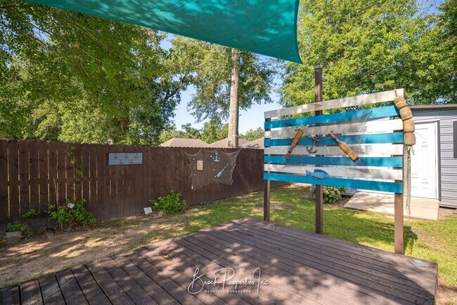 Building Photo - 2511 Southern Oaks Dr