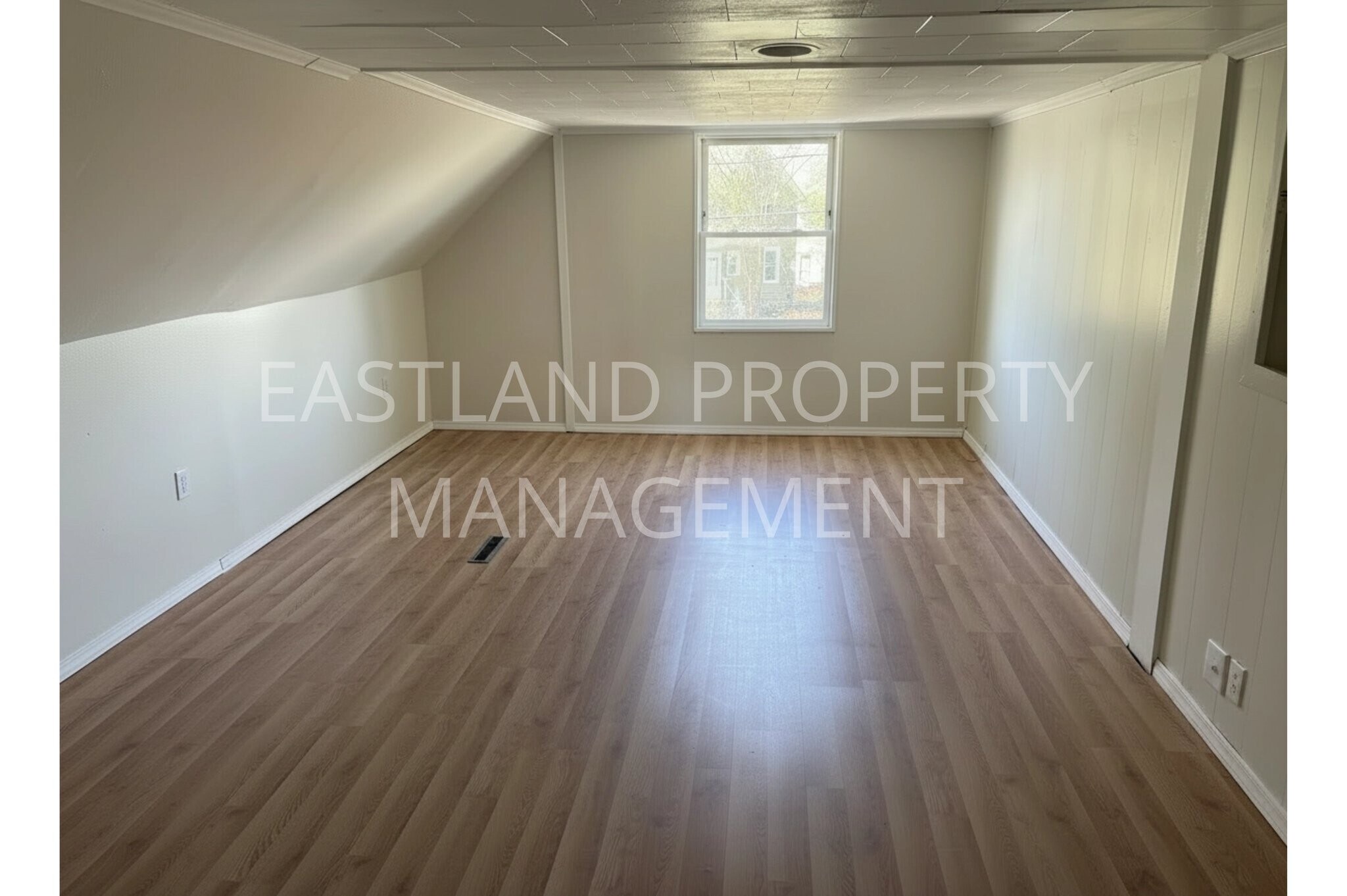 Building Photo - 1964 Burr St