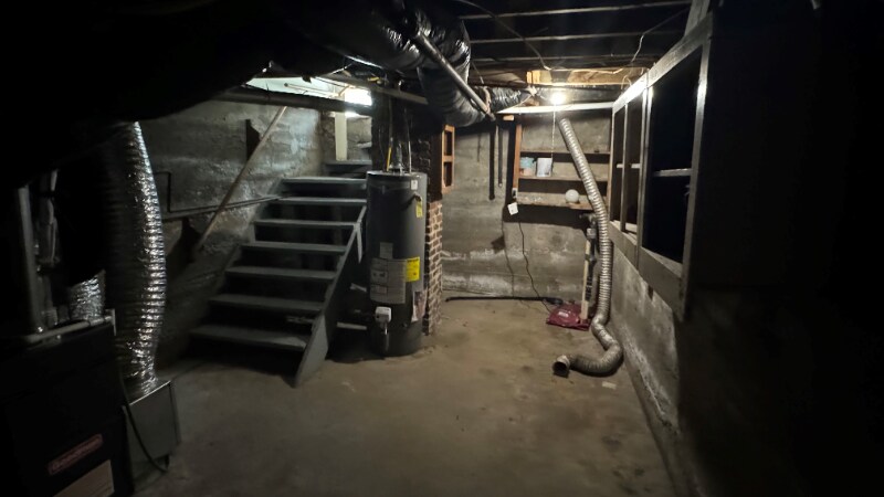 Building Photo - 707 Litchfield N