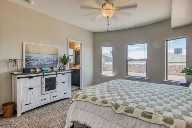 Building Photo - Beautiful Modern & Contemporary House 3 beds-2 baths in 79932