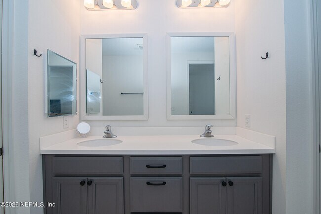 Building Photo - 11332 BREAKERS BAY Way