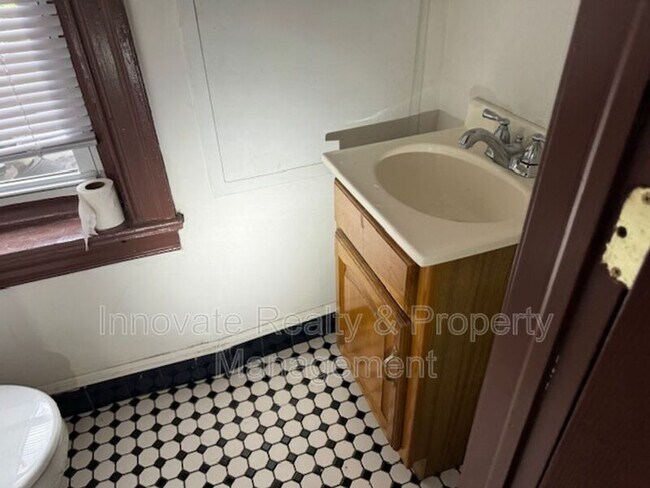 Building Photo - 4416 Locust St
