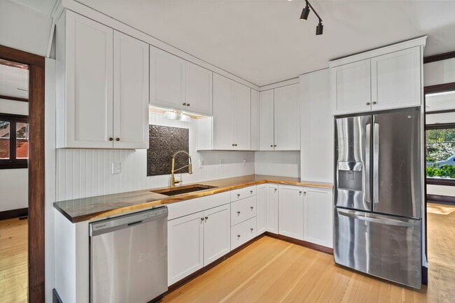 Building Photo - 2015 N 19th St