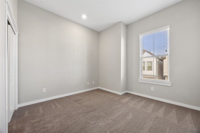 Building Photo - 8451 Berry Brush Ln