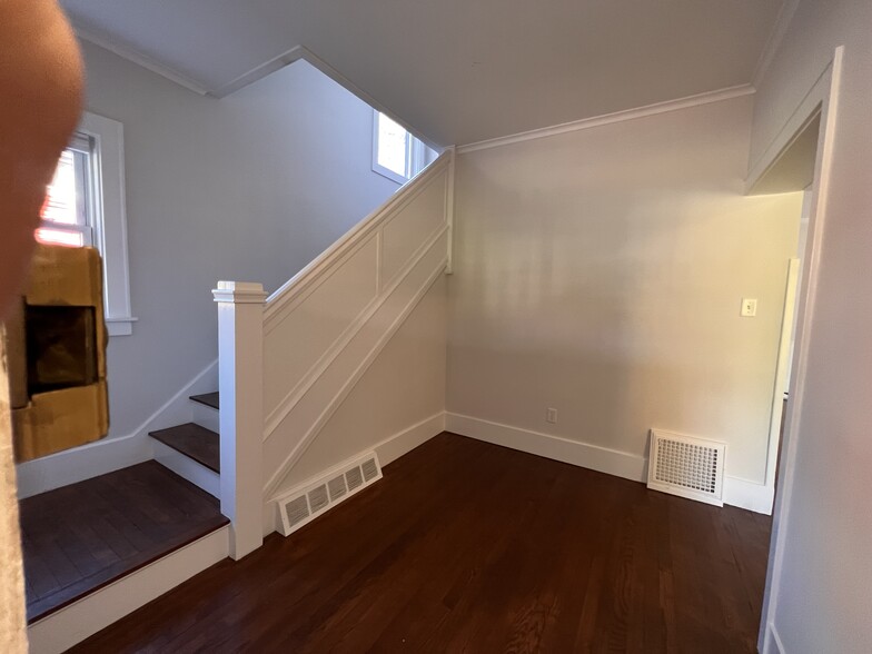Building Photo - 538 Webster St