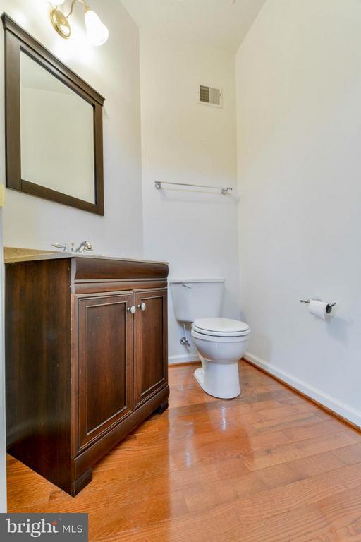 Building Photo - 1447 Pangbourne Way