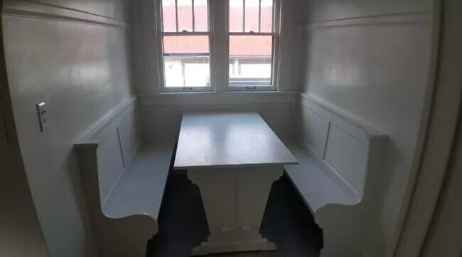 Breakfast Nook - 1431 S 79th St