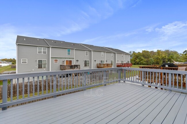 Building Photo - 38 Envy Ct