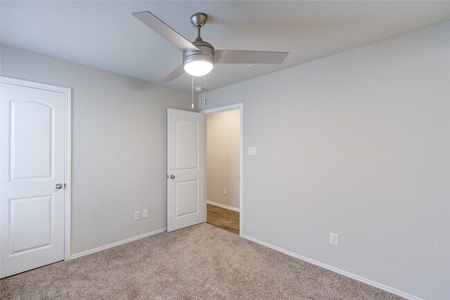Building Photo - 16937 Rich Pines Dr