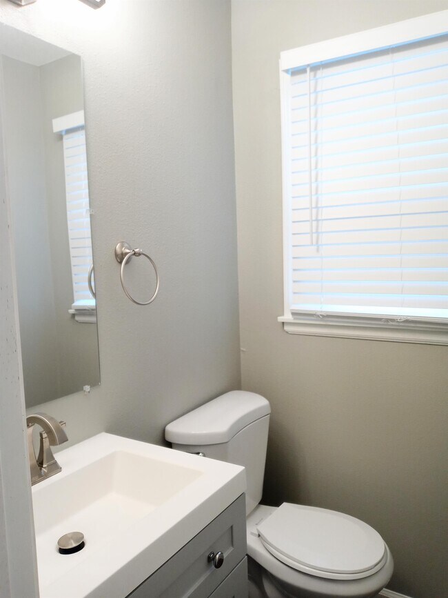 Building Photo - 3614 SW Skyline Pkwy