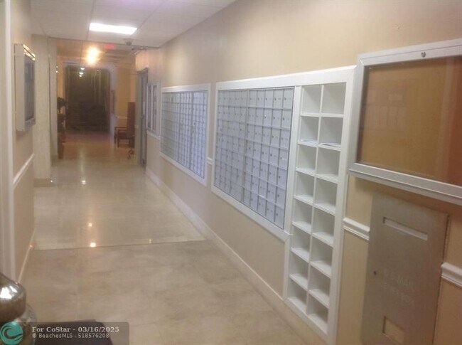 Building Photo - 305 N Pompano Beach Blvd