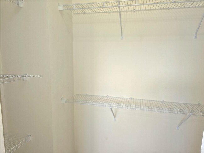 Building Photo - 4706 SW 160th Ave