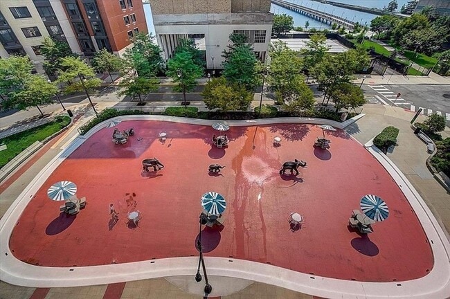 Building Photo - 20 Newport Pkwy