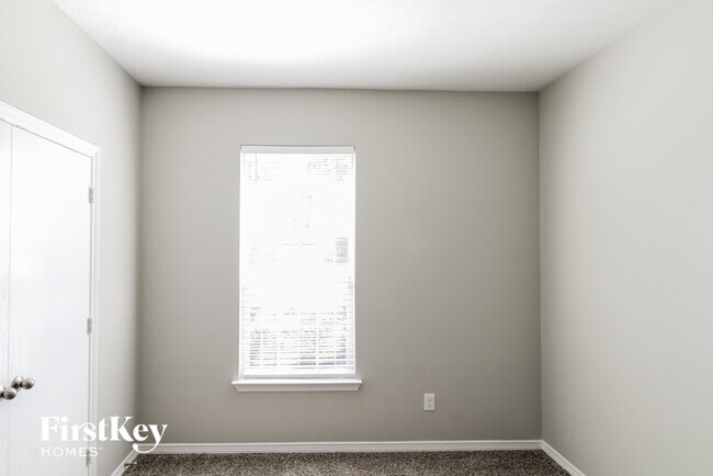 Building Photo - 18511 Royal Mist Ln