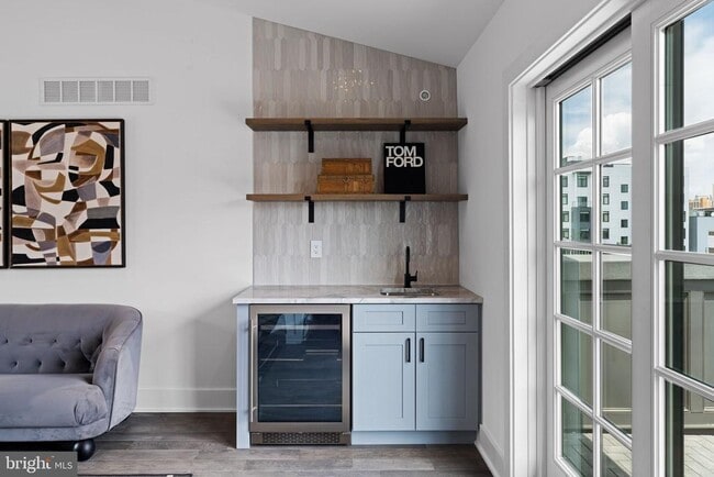 Building Photo - 742 S Broad St