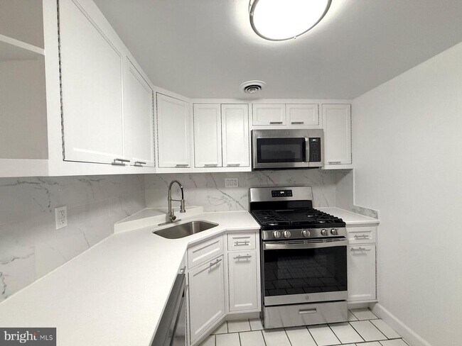 Building Photo - 606 Cooper Landing Rd