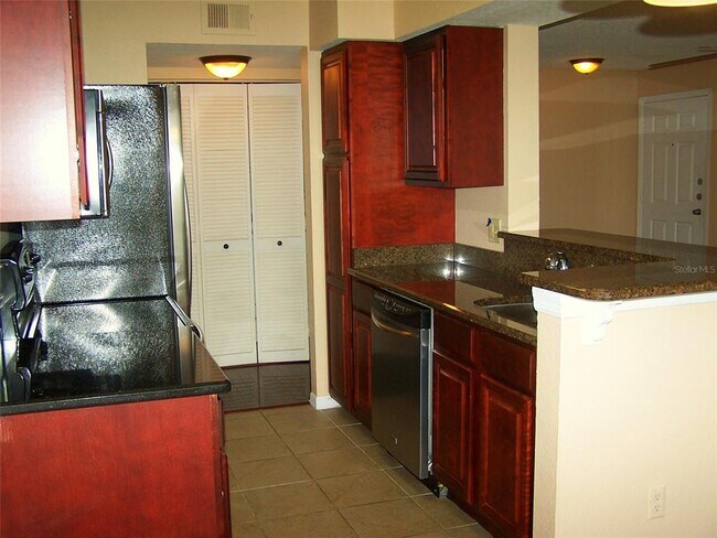 Building Photo - 1037 S Hiawassee Rd