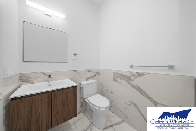 Building Photo - 218 Old Colony Ave