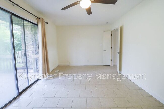 Building Photo - 1505 Riverside Dr