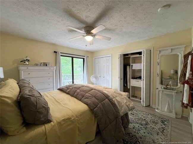 Building Photo - 940 Linden Rd