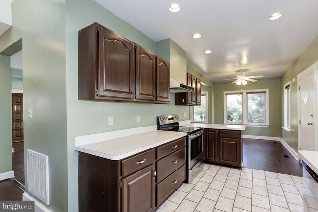 Building Photo - 2310 Cool Spring Rd