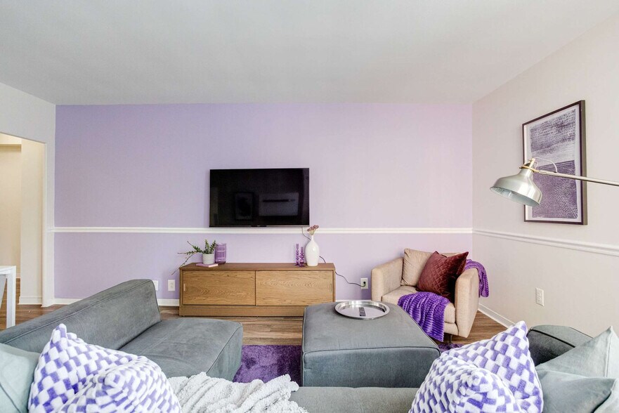 Building Photo - 112 W University Pkwy