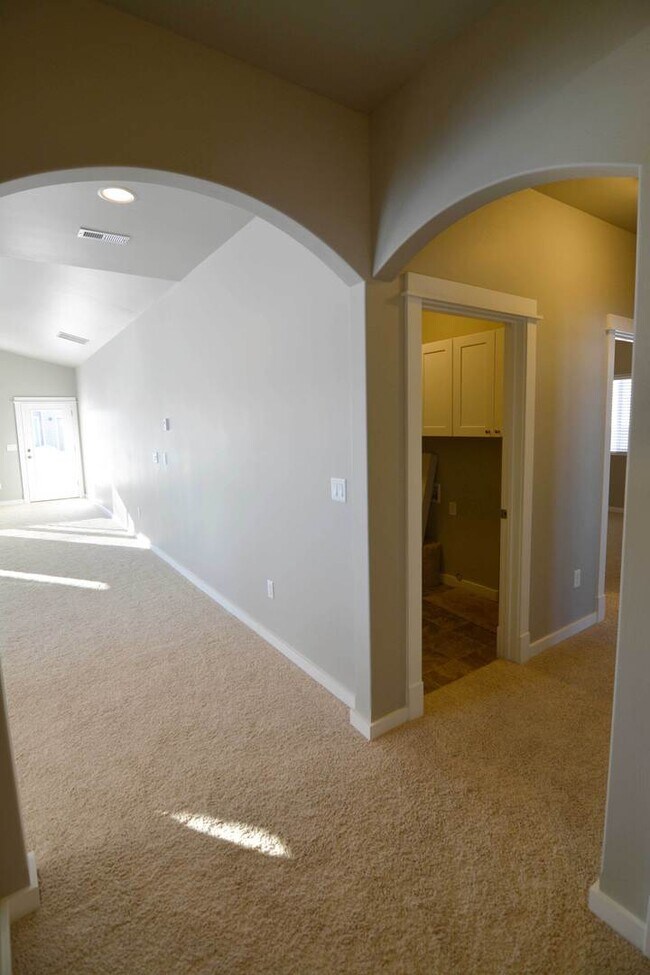Building Photo - Norton Ranch Single-Family-Detached Home