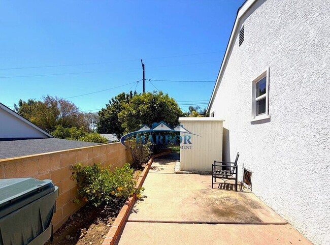 Building Photo - 2028 Elberon Ave