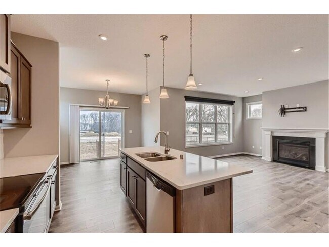 Building Photo - 14264 River Hills Pkwy