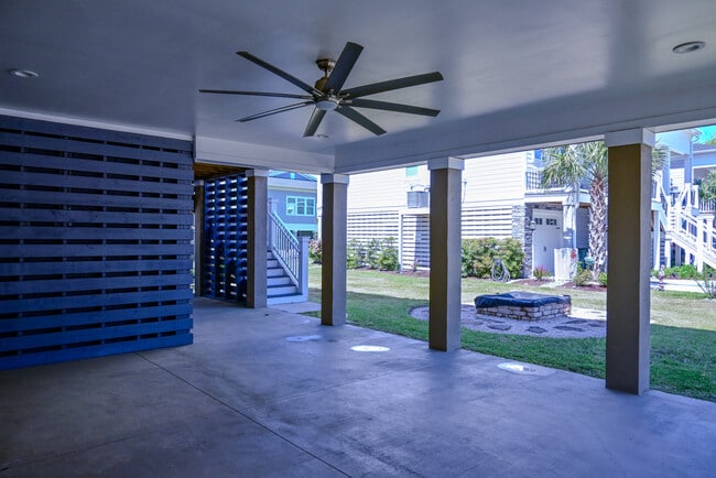 Building Photo - 1013 Marsh Vw Dr