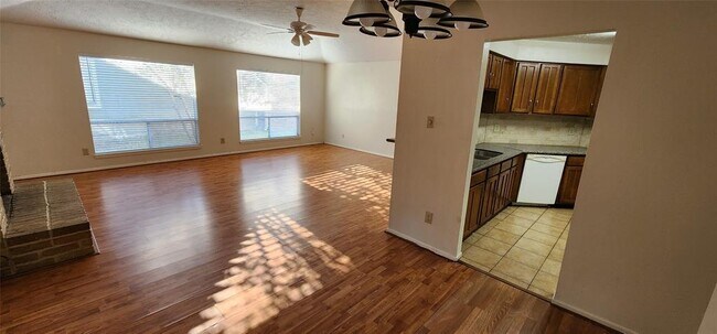 Building Photo - 16755 Maplemont Dr