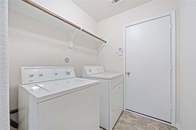 Building Photo - 17907 Acorn Fld Trl