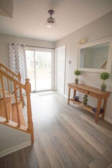 Building Photo - 7125 Hanks Pl